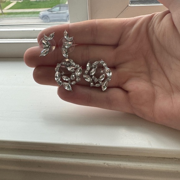 Olive and Piper Sydney Studs and Circle shape hoop earrings - Picture 2 of 4